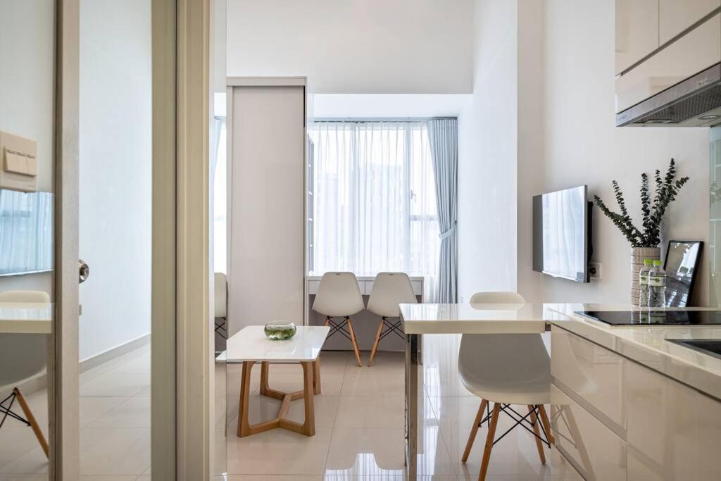 Rivergate - Cozy Free Pool, Esim For From 5 Nights Apartment *